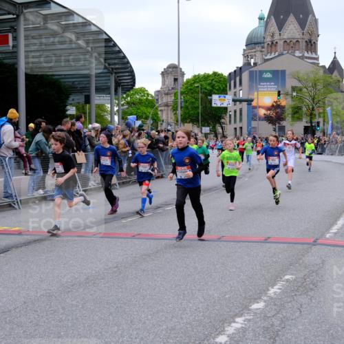 25.04.2026 - Das Zehntel Tim E. http://msf.ph/oto/9574745 25.04.2026 10:51:34 Ziel 5251, 5362, 5379, 5396, 5433, 5492, 5575, 5794, 5838, 6088, 6136, 6139, 6142, 6532, 6550, 6822, 6856, 6988, 7073, 7100, 7126, 7136, 7150, 7169, 7178, 7186, 7246, 7254, 7332, 7388, 7590, 7909, 7946, 7957, 7981 meine-sportfotos.de