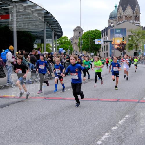 25.04.2026 - Das Zehntel Tim E. http://msf.ph/oto/9574747 25.04.2026 10:51:34 Ziel 5251, 5362, 5379, 5396, 5433, 5492, 5575, 5794, 5838, 6088, 6136, 6139, 6142, 6532, 6550, 6822, 6856, 6988, 7073, 7100, 7126, 7136, 7150, 7169, 7178, 7186, 7246, 7254, 7332, 7388, 7590, 7909, 7946, 7957, 7981 meine-sportfotos.de