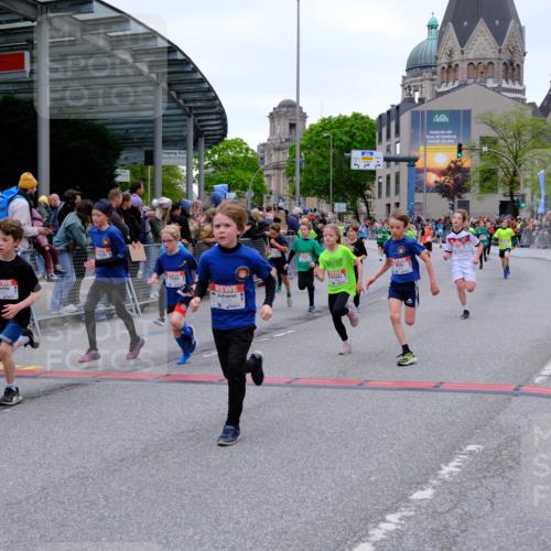25.04.2026 - Das Zehntel Tim E. http://msf.ph/oto/9574749 25.04.2026 10:51:34 Ziel 5251, 5362, 5379, 5396, 5433, 5492, 5575, 5794, 5838, 6088, 6136, 6139, 6142, 6532, 6550, 6822, 6856, 6988, 7073, 7100, 7126, 7136, 7150, 7169, 7178, 7186, 7246, 7254, 7332, 7388, 7590, 7909, 7946, 7957, 7981 meine-sportfotos.de