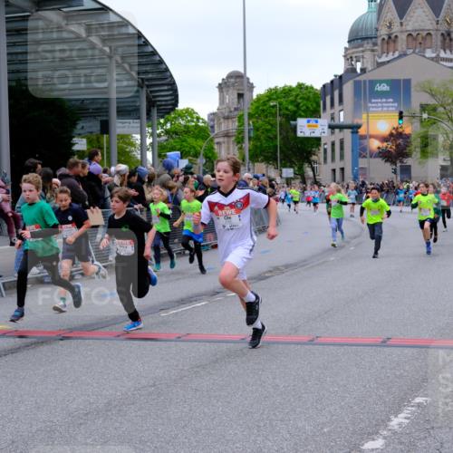 25.04.2026 - Das Zehntel Tim E. http://msf.ph/oto/9574755 25.04.2026 10:51:35 Ziel 5251, 5362, 5379, 5396, 5433, 5492, 5575, 5794, 5838, 6088, 6136, 6139, 6142, 6532, 6550, 6822, 6856, 6988, 7073, 7100, 7126, 7136, 7150, 7169, 7178, 7186, 7246, 7254, 7332, 7388, 7590, 7909, 7946, 7957 meine-sportfotos.de