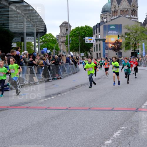 25.04.2026 - Das Zehntel Tim E. http://msf.ph/oto/9574760 25.04.2026 10:51:36 Ziel 5251, 5362, 5379, 5396, 5433, 5492, 5551, 5575, 5794, 5838, 6136, 6139, 6142, 6532, 6550, 6822, 6856, 6988, 7100, 7126, 7136, 7150, 7178, 7246, 7254, 7332, 7388, 7590, 7909, 7957 meine-sportfotos.de