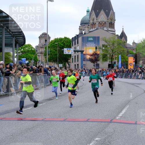 25.04.2026 - Das Zehntel Tim E. http://msf.ph/oto/9574764 25.04.2026 10:51:37 Ziel 5251, 5362, 5379, 5396, 5433, 5492, 5551, 5575, 6136, 6139, 6142, 6532, 6550, 6822, 6856, 6988, 7100, 7126, 7136, 7150, 7246, 7254, 7388, 7590, 7909, 7957 meine-sportfotos.de
