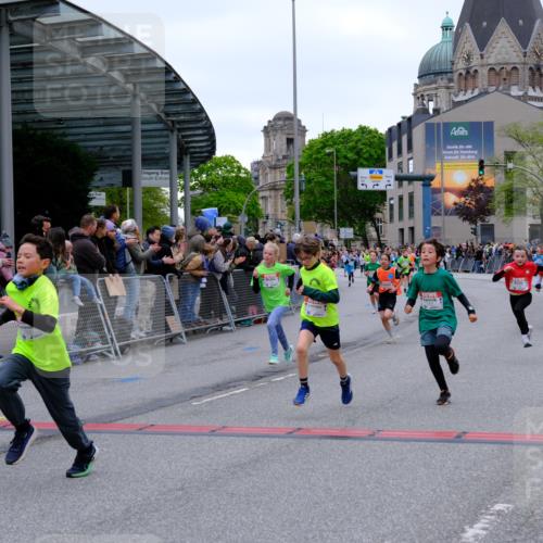 25.04.2026 - Das Zehntel Tim E. http://msf.ph/oto/9574769 25.04.2026 10:51:38 Ziel 5251, 5362, 5379, 5396, 5433, 5492, 5551, 5575, 5782, 6136, 6139, 6142, 6532, 6550, 6822, 6856, 6988, 7100, 7126, 7136, 7150, 7246, 7254, 7388, 7909, 7957 meine-sportfotos.de