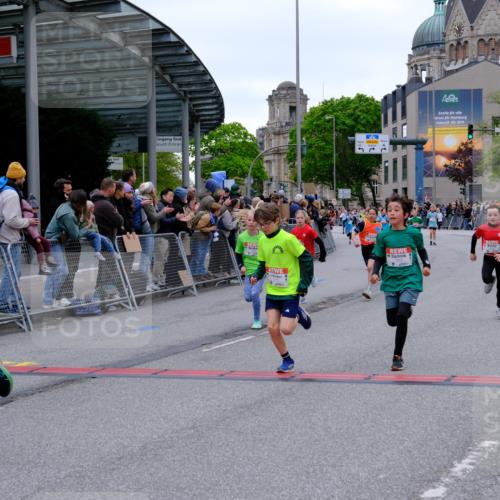 25.04.2026 - Das Zehntel Tim E. http://msf.ph/oto/9574771 25.04.2026 10:51:38 Ziel 5251, 5362, 5379, 5396, 5433, 5492, 5551, 5575, 5782, 6136, 6139, 6142, 6532, 6550, 6822, 6856, 6988, 7100, 7126, 7136, 7150, 7246, 7254, 7388, 7909, 7957 meine-sportfotos.de