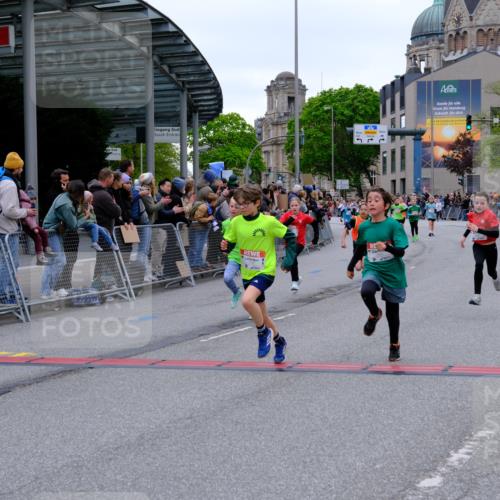 25.04.2026 - Das Zehntel Tim E. http://msf.ph/oto/9574772 25.04.2026 10:51:38 Ziel 5251, 5362, 5379, 5396, 5433, 5492, 5551, 5575, 5782, 6136, 6139, 6142, 6532, 6550, 6822, 6856, 6988, 7100, 7126, 7136, 7150, 7246, 7254, 7388, 7909, 7957 meine-sportfotos.de