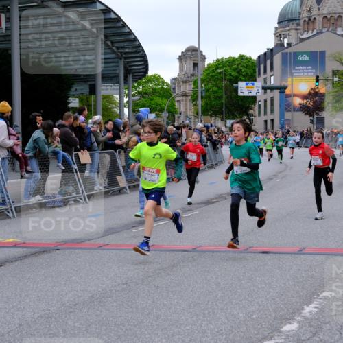 25.04.2026 - Das Zehntel Tim E. http://msf.ph/oto/9574773 25.04.2026 10:51:38 Ziel 5251, 5362, 5379, 5396, 5433, 5492, 5551, 5575, 5782, 6136, 6139, 6142, 6532, 6550, 6822, 6856, 6988, 7100, 7126, 7136, 7150, 7246, 7254, 7388, 7909, 7957 meine-sportfotos.de