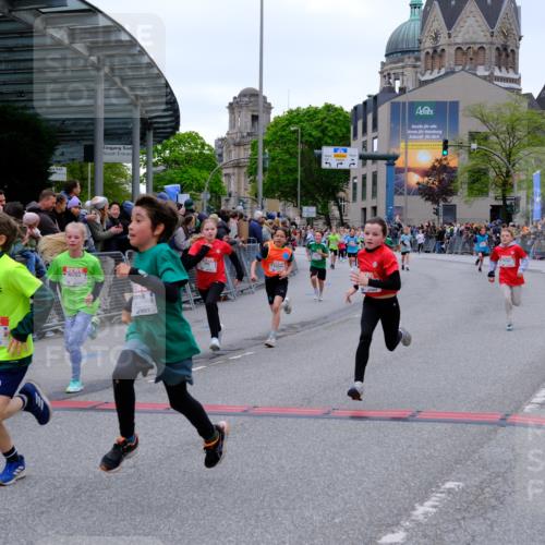 25.04.2026 - Das Zehntel Tim E. http://msf.ph/oto/9574778 25.04.2026 10:51:39 Ziel 5362, 5379, 5396, 5433, 5492, 5526, 5551, 5575, 5733, 5782, 6136, 6139, 6142, 6532, 6550, 6822, 6856, 6988, 7100, 7126, 7136, 7150, 7246, 7254, 7388, 7909 meine-sportfotos.de