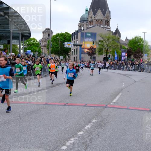 25.04.2026 - Das Zehntel Tim E. http://msf.ph/oto/9574812 25.04.2026 10:51:45 Ziel 5089, 5484, 5526, 5551, 5733, 5782, 5820, 5823, 6064, 6078, 6136, 6139, 6142, 6250, 6424, 7103, 7150, 7300, 7388, 8044 meine-sportfotos.de