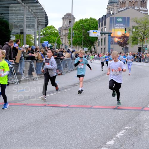 25.04.2026 - Das Zehntel Tim E. http://msf.ph/oto/9574853 25.04.2026 10:51:54 Ziel 5067, 5089, 5484, 6064, 6100, 6250, 6352, 6357, 6424, 6426, 7103, 7208, 7252, 7591, 7603, 7628, 7700, 7721, 7734, 7758, 7897, 7963, 8044, 8050 meine-sportfotos.de