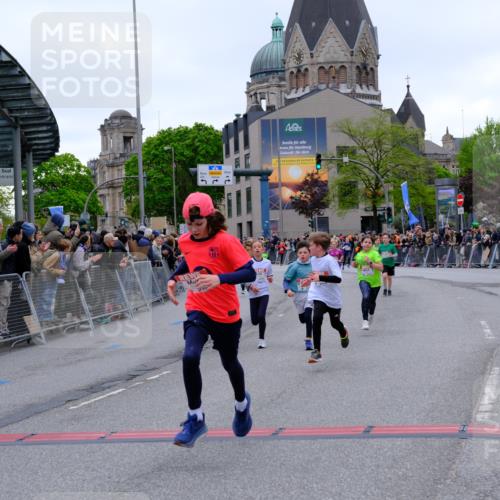 25.04.2026 - Das Zehntel Tim E. http://msf.ph/oto/9574914 25.04.2026 10:52:08 Ziel 5009, 5176, 5241, 5569, 6009, 6087, 6752, 6766, 6869, 7110, 7142, 7162, 7305, 7436, 7675, 7884, 8015, 8042 meine-sportfotos.de