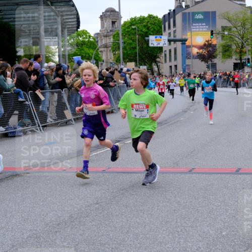 25.04.2026 - Das Zehntel Tim E. http://msf.ph/oto/9574954 25.04.2026 10:52:14 Ziel 5009, 5176, 5241, 5428, 5800, 6009, 6153, 6752, 6766, 6929, 7116, 7129, 7142, 7162, 7305, 7436, 7675, 7749, 7884, 7966, 8042 meine-sportfotos.de