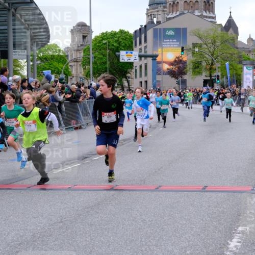 25.04.2026 - Das Zehntel Tim E. http://msf.ph/oto/9575022 25.04.2026 10:52:26 Ziel 5100, 5428, 5450, 5515, 5689, 5740, 5751, 5777, 5781, 5874, 6015, 6019, 6027, 6080, 6153, 6155, 6703, 6826, 7101, 7172, 7180, 7184, 7197, 7731, 7806, 7863, 7907, 7930, 7966 meine-sportfotos.de