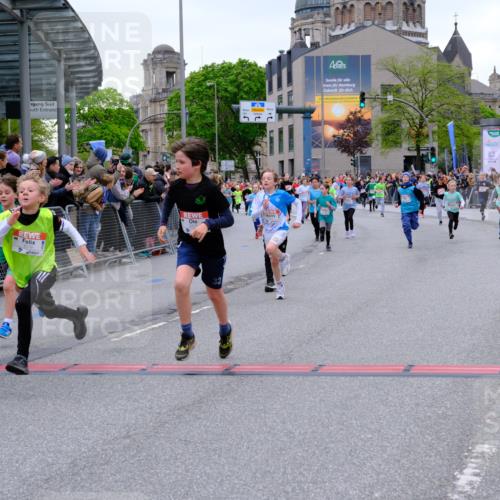 25.04.2026 - Das Zehntel Tim E. http://msf.ph/oto/9575023 25.04.2026 10:52:26 Ziel 5100, 5428, 5450, 5515, 5689, 5740, 5751, 5777, 5781, 5874, 6015, 6019, 6027, 6080, 6153, 6155, 6703, 6826, 7101, 7172, 7180, 7184, 7197, 7731, 7806, 7863, 7907, 7930, 7966 meine-sportfotos.de