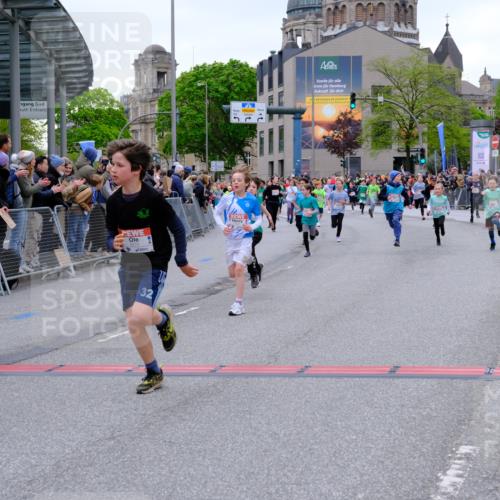 25.04.2026 - Das Zehntel Tim E. http://msf.ph/oto/9575025 25.04.2026 10:52:26 Ziel 5100, 5428, 5450, 5515, 5689, 5740, 5751, 5777, 5781, 5874, 6015, 6019, 6027, 6080, 6153, 6155, 6703, 6826, 7101, 7172, 7180, 7184, 7197, 7731, 7806, 7863, 7907, 7930, 7966 meine-sportfotos.de
