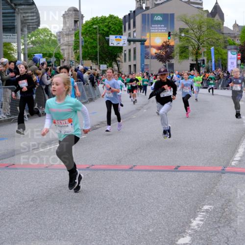 25.04.2026 - Das Zehntel Tim E. http://msf.ph/oto/9575045 25.04.2026 10:52:30 Ziel 5081, 5092, 5100, 5450, 5515, 5689, 5740, 5751, 5777, 5781, 5874, 6015, 6019, 6027, 6080, 6409, 6428, 6679, 6703, 6754, 7101, 7172, 7180, 7184, 7320, 7731, 7806, 7863, 7907, 7930, 7976 meine-sportfotos.de