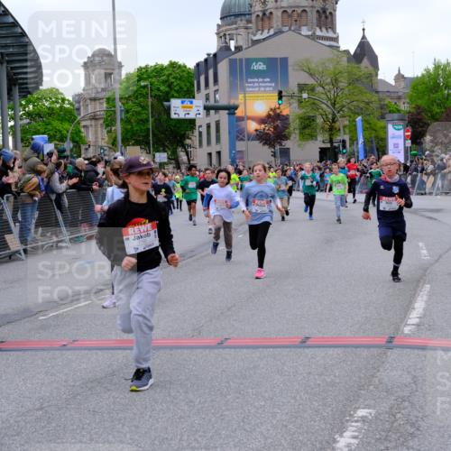 25.04.2026 - Das Zehntel Tim E. http://msf.ph/oto/9575049 25.04.2026 10:52:31 Ziel 5081, 5092, 5100, 5450, 5515, 5689, 5740, 5751, 5777, 5781, 5874, 6015, 6019, 6027, 6144, 6409, 6428, 6493, 6512, 6679, 6754, 7101, 7172, 7180, 7184, 7320, 7608, 7731, 7806, 7863, 7907, 7930, 7976 meine-sportfotos.de