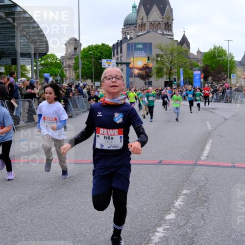 25.04.2026 - Das Zehntel Tim E. http://msf.ph/oto/9575057 25.04.2026 10:52:32 Ziel 5081, 5092, 5100, 5450, 5515, 5689, 5738, 5740, 5751, 5777, 5781, 5874, 5907, 6015, 6019, 6027, 6144, 6409, 6428, 6493, 6512, 6651, 6679, 6754, 7101, 7180, 7184, 7238, 7320, 7608, 7731, 7806, 7863, 7907, 7930, 7976 meine-sportfotos.de