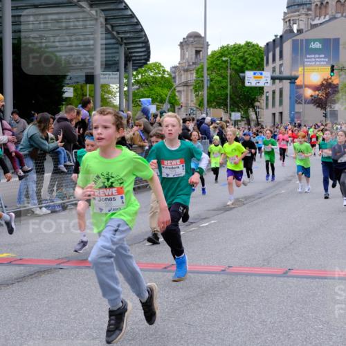25.04.2026 - Das Zehntel Tim E. http://msf.ph/oto/9575065 25.04.2026 10:52:35 Ziel 5081, 5092, 5100, 5450, 5689, 5738, 5777, 5781, 5874, 5907, 6015, 6027, 6054, 6144, 6147, 6409, 6428, 6493, 6512, 6651, 6679, 6754, 6987, 7180, 7184, 7238, 7299, 7320, 7608, 7615, 7745, 7757, 7904, 7921, 7976, 8022, 8024, 8036 meine-sportfotos.de