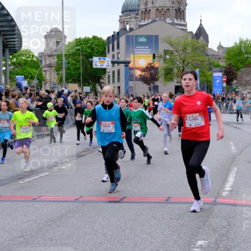 25.04.2026 - Das Zehntel Tim E. http://msf.ph/oto/9575070 25.04.2026 10:52:36 Ziel 5081, 5092, 5100, 5689, 5738, 5777, 5781, 5874, 5907, 6015, 6027, 6054, 6144, 6147, 6409, 6428, 6493, 6512, 6651, 6679, 6754, 6935, 6960, 6987, 7180, 7184, 7238, 7299, 7320, 7608, 7615, 7745, 7757, 7904, 7921, 7976, 8022, 8024, 8036 meine-sportfotos.de