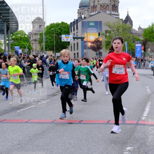 25.04.2026 - Das Zehntel Tim E. http://msf.ph/oto/9575071 25.04.2026 10:52:37 Ziel 5081, 5092, 5100, 5292, 5303, 5514, 5689, 5738, 5777, 5907, 6027, 6054, 6144, 6147, 6409, 6428, 6493, 6512, 6651, 6679, 6754, 6935, 6960, 6987, 7180, 7184, 7238, 7255, 7299, 7320, 7608, 7615, 7745, 7757, 7904, 7921, 7976, 8022, 8024, 8036 meine-sportfotos.de