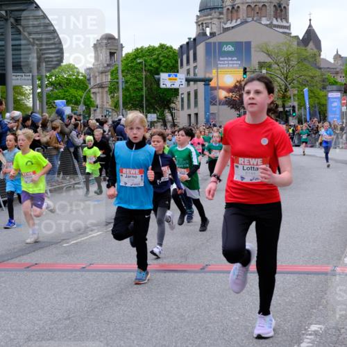 25.04.2026 - Das Zehntel Tim E. http://msf.ph/oto/9575073 25.04.2026 10:52:37 Ziel 5081, 5092, 5100, 5292, 5303, 5514, 5689, 5738, 5777, 5907, 6027, 6054, 6144, 6147, 6409, 6428, 6493, 6512, 6651, 6679, 6754, 6935, 6960, 6987, 7180, 7184, 7238, 7255, 7299, 7320, 7608, 7615, 7745, 7757, 7904, 7921, 7976, 8022, 8024, 8036 meine-sportfotos.de