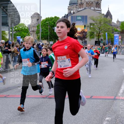 25.04.2026 - Das Zehntel Tim E. http://msf.ph/oto/9575075 25.04.2026 10:52:37 Ziel 5081, 5092, 5100, 5292, 5303, 5514, 5689, 5738, 5777, 5907, 6027, 6054, 6144, 6147, 6409, 6428, 6493, 6512, 6651, 6679, 6754, 6935, 6960, 6987, 7180, 7184, 7238, 7255, 7299, 7320, 7608, 7615, 7745, 7757, 7904, 7921, 7976, 8022, 8024, 8036 meine-sportfotos.de