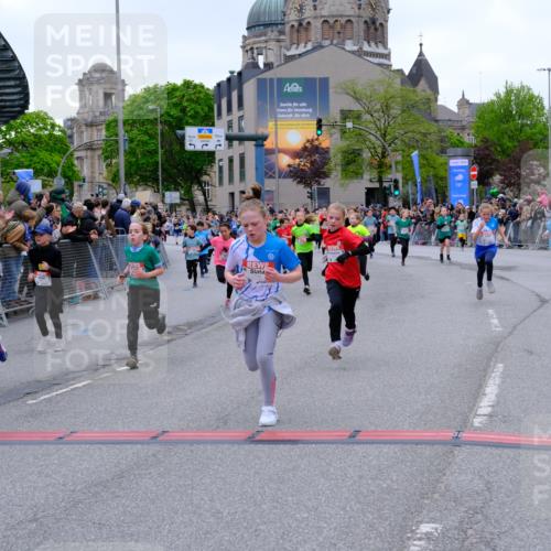 25.04.2026 - Das Zehntel Tim E. http://msf.ph/oto/9575081 25.04.2026 10:52:38 Ziel 5081, 5092, 5100, 5292, 5303, 5514, 5689, 5738, 5777, 5907, 6054, 6144, 6147, 6161, 6177, 6409, 6428, 6491, 6493, 6512, 6651, 6679, 6754, 6935, 6960, 6987, 7184, 7238, 7255, 7299, 7320, 7513, 7548, 7608, 7615, 7745, 7757, 7869, 7904, 7918, 7921, 7976, 8022, 8024, 8036 meine-sportfotos.de