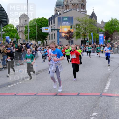 25.04.2026 - Das Zehntel Tim E. http://msf.ph/oto/9575082 25.04.2026 10:52:38 Ziel 5081, 5092, 5100, 5292, 5303, 5514, 5689, 5738, 5777, 5907, 6054, 6144, 6147, 6161, 6177, 6409, 6428, 6491, 6493, 6512, 6651, 6679, 6754, 6935, 6960, 6987, 7184, 7238, 7255, 7299, 7320, 7513, 7548, 7608, 7615, 7745, 7757, 7869, 7904, 7918, 7921, 7976, 8022, 8024, 8036 meine-sportfotos.de