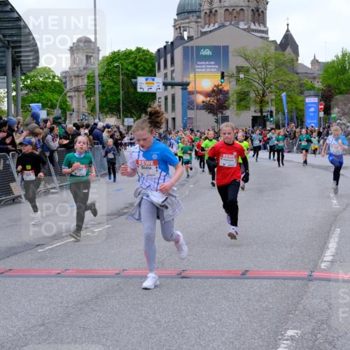 25.04.2026 - Das Zehntel Tim E. http://msf.ph/oto/9575084 25.04.2026 10:52:38 Ziel 5081, 5092, 5100, 5292, 5303, 5514, 5689, 5738, 5777, 5907, 6054, 6144, 6147, 6161, 6177, 6409, 6428, 6491, 6493, 6512, 6651, 6679, 6754, 6935, 6960, 6987, 7184, 7238, 7255, 7299, 7320, 7513, 7548, 7608, 7615, 7745, 7757, 7869, 7904, 7918, 7921, 7976, 8022, 8024, 8036 meine-sportfotos.de