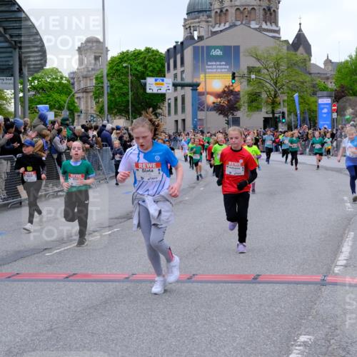 25.04.2026 - Das Zehntel Tim E. http://msf.ph/oto/9575085 25.04.2026 10:52:39 Ziel 5081, 5092, 5292, 5303, 5514, 5738, 5907, 6054, 6123, 6144, 6147, 6161, 6177, 6409, 6428, 6491, 6493, 6512, 6651, 6679, 6754, 6840, 6935, 6960, 6987, 7238, 7255, 7299, 7320, 7513, 7548, 7608, 7615, 7745, 7757, 7869, 7890, 7904, 7918, 7921, 7976, 8022, 8024, 8036 meine-sportfotos.de