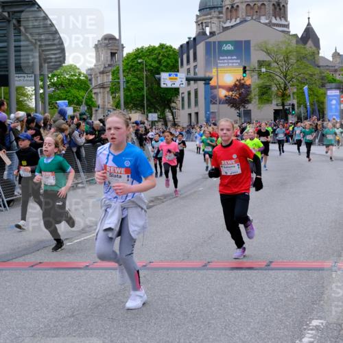 25.04.2026 - Das Zehntel Tim E. http://msf.ph/oto/9575088 25.04.2026 10:52:39 Ziel 5081, 5092, 5292, 5303, 5514, 5738, 5907, 6054, 6123, 6144, 6147, 6161, 6177, 6409, 6428, 6491, 6493, 6512, 6651, 6679, 6754, 6840, 6935, 6960, 6987, 7238, 7255, 7299, 7320, 7513, 7548, 7608, 7615, 7745, 7757, 7869, 7890, 7904, 7918, 7921, 7976, 8022, 8024, 8036 meine-sportfotos.de