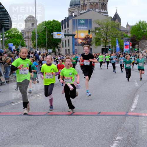 25.04.2026 - Das Zehntel Tim E. http://msf.ph/oto/9575100 25.04.2026 10:52:42 Ziel 5292, 5303, 5514, 5738, 5907, 6018, 6054, 6113, 6123, 6131, 6144, 6147, 6161, 6177, 6491, 6493, 6512, 6517, 6651, 6754, 6840, 6935, 6960, 6987, 7105, 7165, 7167, 7238, 7255, 7299, 7320, 7513, 7548, 7599, 7608, 7615, 7629, 7672, 7745, 7757, 7869, 7890, 7904, 7918, 7921, 7976, 8022, 8024, 8036 meine-sportfotos.de