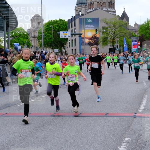 25.04.2026 - Das Zehntel Tim E. http://msf.ph/oto/9575101 25.04.2026 10:52:42 Ziel 5292, 5303, 5514, 5738, 5907, 6018, 6054, 6113, 6123, 6131, 6144, 6147, 6161, 6177, 6491, 6493, 6512, 6517, 6651, 6754, 6840, 6935, 6960, 6987, 7105, 7165, 7167, 7238, 7255, 7299, 7320, 7513, 7548, 7599, 7608, 7615, 7629, 7672, 7745, 7757, 7869, 7890, 7904, 7918, 7921, 7976, 8022, 8024, 8036 meine-sportfotos.de