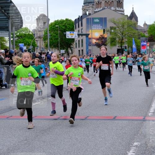 25.04.2026 - Das Zehntel Tim E. http://msf.ph/oto/9575102 25.04.2026 10:52:42 Ziel 5292, 5303, 5514, 5738, 5907, 6018, 6054, 6113, 6123, 6131, 6144, 6147, 6161, 6177, 6491, 6493, 6512, 6517, 6651, 6754, 6840, 6935, 6960, 6987, 7105, 7165, 7167, 7238, 7255, 7299, 7320, 7513, 7548, 7599, 7608, 7615, 7629, 7672, 7745, 7757, 7869, 7890, 7904, 7918, 7921, 7976, 8022, 8024, 8036 meine-sportfotos.de