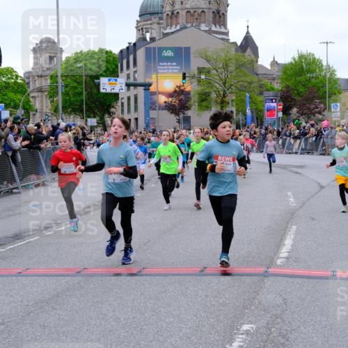 25.04.2026 - Das Zehntel Tim E. http://msf.ph/oto/9575112 25.04.2026 10:52:46 Ziel 5292, 5303, 5488, 5514, 5787, 5884, 5910, 5925, 6018, 6054, 6081, 6113, 6123, 6131, 6147, 6161, 6177, 6262, 6266, 6491, 6517, 6840, 6935, 6960, 6987, 7105, 7165, 7167, 7190, 7255, 7395, 7513, 7548, 7599, 7629, 7672, 7699, 7757, 7869, 7890, 7918, 7921, 8022, 8024, 8036 meine-sportfotos.de