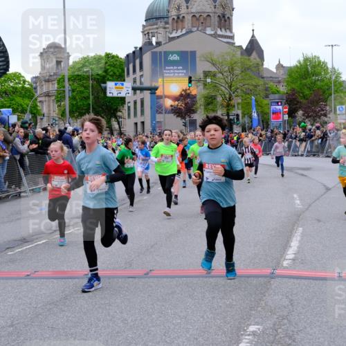 25.04.2026 - Das Zehntel Tim E. http://msf.ph/oto/9575114 25.04.2026 10:52:46 Ziel 5292, 5303, 5488, 5514, 5787, 5884, 5910, 5925, 6018, 6054, 6081, 6113, 6123, 6131, 6147, 6161, 6177, 6262, 6266, 6491, 6517, 6840, 6935, 6960, 6987, 7105, 7165, 7167, 7190, 7255, 7395, 7513, 7548, 7599, 7629, 7672, 7699, 7757, 7869, 7890, 7918, 7921, 8022, 8024, 8036 meine-sportfotos.de