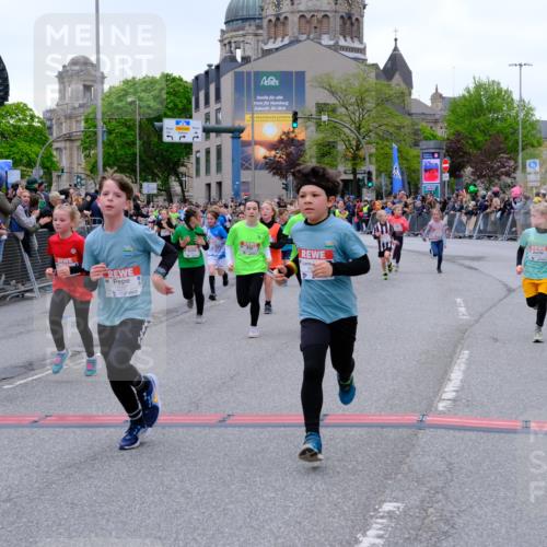 25.04.2026 - Das Zehntel Tim E. http://msf.ph/oto/9575115 25.04.2026 10:52:46 Ziel 5292, 5303, 5488, 5514, 5787, 5884, 5910, 5925, 6018, 6054, 6081, 6113, 6123, 6131, 6147, 6161, 6177, 6262, 6266, 6491, 6517, 6840, 6935, 6960, 6987, 7105, 7165, 7167, 7190, 7255, 7395, 7513, 7548, 7599, 7629, 7672, 7699, 7757, 7869, 7890, 7918, 7921, 8022, 8024, 8036 meine-sportfotos.de