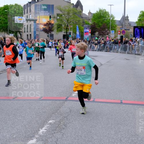 25.04.2026 - Das Zehntel Tim E. http://msf.ph/oto/9575116 25.04.2026 10:52:48 Ziel 5292, 5303, 5427, 5488, 5514, 5787, 5884, 5910, 5925, 5928, 6018, 6081, 6113, 6123, 6131, 6161, 6177, 6262, 6266, 6491, 6517, 6745, 6840, 6935, 6960, 7105, 7165, 7167, 7190, 7255, 7395, 7456, 7459, 7513, 7548, 7599, 7629, 7672, 7699, 7716, 7869, 7890, 7918 meine-sportfotos.de