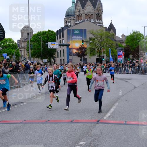 25.04.2026 - Das Zehntel Tim E. http://msf.ph/oto/9575122 25.04.2026 10:52:49 Ziel 5292, 5303, 5427, 5488, 5514, 5787, 5884, 5910, 5925, 5928, 6018, 6081, 6113, 6123, 6131, 6161, 6177, 6262, 6266, 6313, 6491, 6517, 6745, 6840, 7105, 7165, 7167, 7190, 7255, 7395, 7456, 7459, 7513, 7548, 7599, 7629, 7672, 7699, 7716, 7869, 7890, 7918 meine-sportfotos.de
