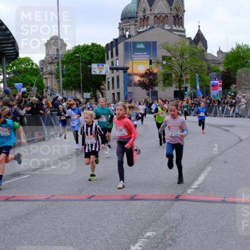 25.04.2026 - Das Zehntel Tim E. http://msf.ph/oto/9575123 25.04.2026 10:52:49 Ziel 5292, 5303, 5427, 5488, 5514, 5787, 5884, 5910, 5925, 5928, 6018, 6081, 6113, 6123, 6131, 6161, 6177, 6262, 6266, 6313, 6491, 6517, 6745, 6840, 7105, 7165, 7167, 7190, 7255, 7395, 7456, 7459, 7513, 7548, 7599, 7629, 7672, 7699, 7716, 7869, 7890, 7918 meine-sportfotos.de