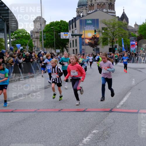 25.04.2026 - Das Zehntel Tim E. http://msf.ph/oto/9575124 25.04.2026 10:52:49 Ziel 5292, 5303, 5427, 5488, 5514, 5787, 5884, 5910, 5925, 5928, 6018, 6081, 6113, 6123, 6131, 6161, 6177, 6262, 6266, 6313, 6491, 6517, 6745, 6840, 7105, 7165, 7167, 7190, 7255, 7395, 7456, 7459, 7513, 7548, 7599, 7629, 7672, 7699, 7716, 7869, 7890, 7918 meine-sportfotos.de