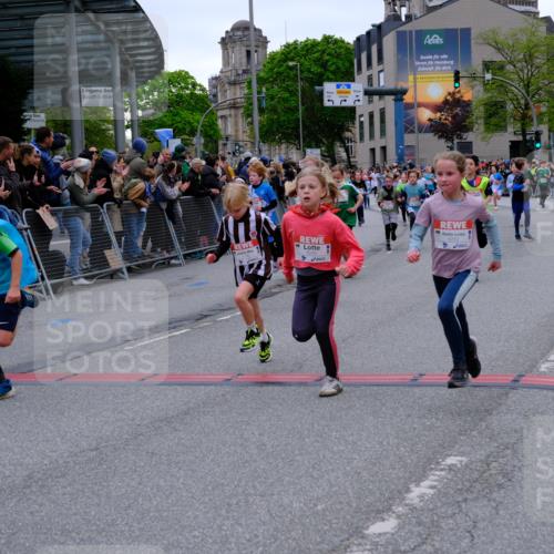 25.04.2026 - Das Zehntel Tim E. http://msf.ph/oto/9575127 25.04.2026 10:52:50 Ziel 5427, 5488, 5787, 5884, 5910, 5925, 5928, 6018, 6081, 6113, 6123, 6131, 6161, 6177, 6262, 6266, 6313, 6491, 6517, 6745, 6840, 7105, 7128, 7165, 7167, 7190, 7395, 7456, 7459, 7513, 7548, 7599, 7629, 7672, 7699, 7716, 7869, 7890, 7918 meine-sportfotos.de