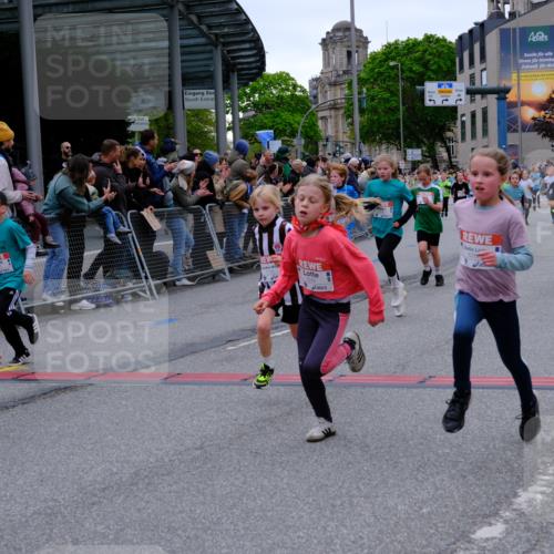 25.04.2026 - Das Zehntel Tim E. http://msf.ph/oto/9575130 25.04.2026 10:52:50 Ziel 5427, 5488, 5787, 5884, 5910, 5925, 5928, 6018, 6081, 6113, 6123, 6131, 6161, 6177, 6262, 6266, 6313, 6491, 6517, 6745, 6840, 7105, 7128, 7165, 7167, 7190, 7395, 7456, 7459, 7513, 7548, 7599, 7629, 7672, 7699, 7716, 7869, 7890, 7918 meine-sportfotos.de
