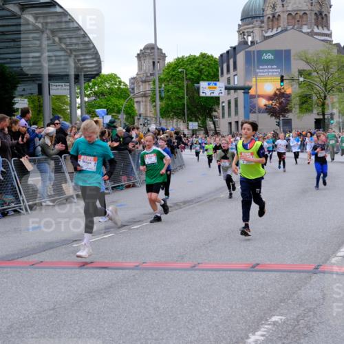 25.04.2026 - Das Zehntel Tim E. http://msf.ph/oto/9575134 25.04.2026 10:52:51 Ziel 5154, 5158, 5180, 5427, 5488, 5504, 5787, 5884, 5910, 5925, 5928, 6018, 6081, 6113, 6123, 6131, 6262, 6266, 6313, 6415, 6517, 6745, 6840, 7105, 7128, 7165, 7167, 7190, 7395, 7456, 7459, 7599, 7629, 7672, 7699, 7716, 7890 meine-sportfotos.de