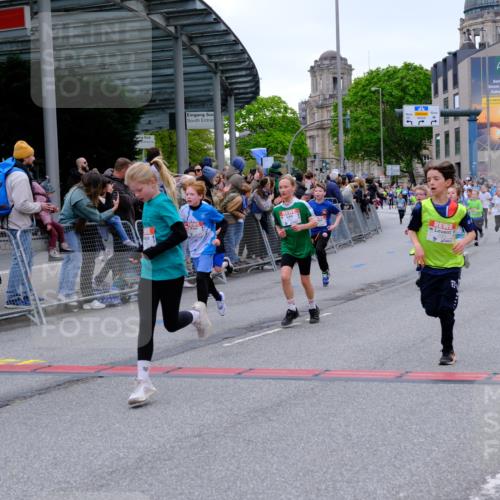 25.04.2026 - Das Zehntel Tim E. http://msf.ph/oto/9575138 25.04.2026 10:52:51 Ziel 5154, 5158, 5180, 5427, 5488, 5504, 5787, 5884, 5910, 5925, 5928, 6018, 6081, 6113, 6123, 6131, 6262, 6266, 6313, 6415, 6517, 6745, 6840, 7105, 7128, 7165, 7167, 7190, 7395, 7456, 7459, 7599, 7629, 7672, 7699, 7716, 7890 meine-sportfotos.de