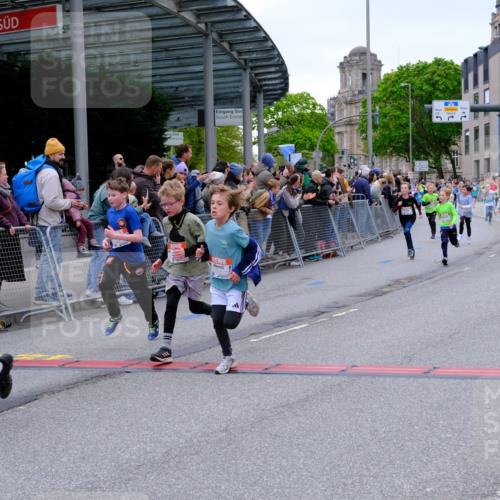25.04.2026 - Das Zehntel Tim E. http://msf.ph/oto/9575146 25.04.2026 10:52:53 Ziel 5154, 5158, 5180, 5237, 5427, 5488, 5504, 5787, 5884, 5897, 5898, 5910, 5925, 5928, 6018, 6081, 6113, 6262, 6266, 6313, 6382, 6415, 6745, 7105, 7128, 7165, 7167, 7190, 7395, 7456, 7459, 7599, 7629, 7699, 7716, 7750 meine-sportfotos.de