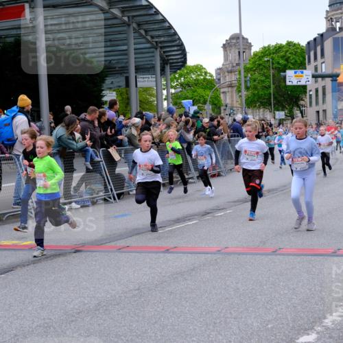 25.04.2026 - Das Zehntel Tim E. http://msf.ph/oto/9575160 25.04.2026 10:52:56 Ziel 5109, 5154, 5158, 5180, 5237, 5427, 5488, 5504, 5695, 5775, 5787, 5884, 5897, 5898, 5910, 5928, 6081, 6262, 6266, 6313, 6382, 6415, 6745, 7128, 7187, 7190, 7456, 7459, 7512, 7533, 7699, 7716, 7750, 7950, 7986 meine-sportfotos.de