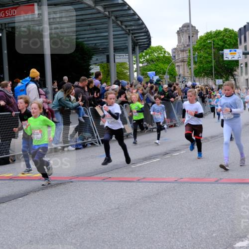 25.04.2026 - Das Zehntel Tim E. http://msf.ph/oto/9575161 25.04.2026 10:52:56 Ziel 5109, 5154, 5158, 5180, 5237, 5427, 5488, 5504, 5695, 5775, 5787, 5884, 5897, 5898, 5910, 5928, 6081, 6262, 6266, 6313, 6382, 6415, 6745, 7128, 7187, 7190, 7456, 7459, 7512, 7533, 7699, 7716, 7750, 7950, 7986 meine-sportfotos.de