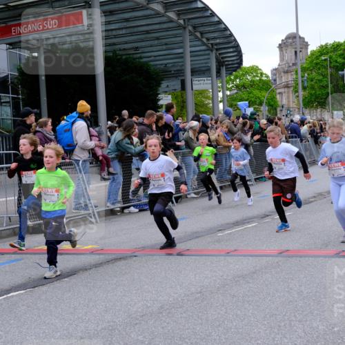 25.04.2026 - Das Zehntel Tim E. http://msf.ph/oto/9575163 25.04.2026 10:52:56 Ziel 5109, 5154, 5158, 5180, 5237, 5427, 5488, 5504, 5695, 5775, 5787, 5884, 5897, 5898, 5910, 5928, 6081, 6262, 6266, 6313, 6382, 6415, 6745, 7128, 7187, 7190, 7456, 7459, 7512, 7533, 7699, 7716, 7750, 7950, 7986 meine-sportfotos.de