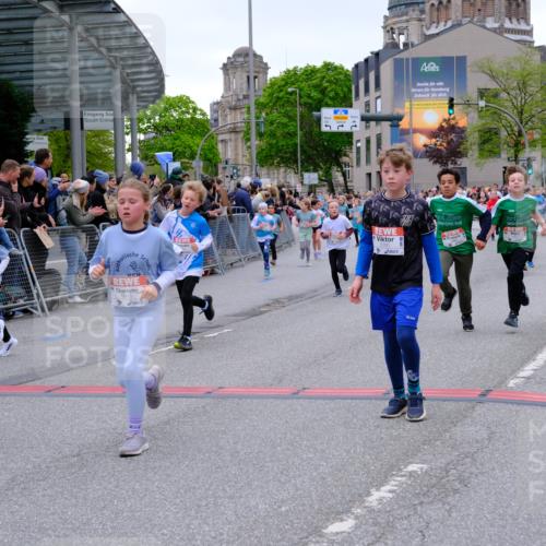 25.04.2026 - Das Zehntel Tim E. http://msf.ph/oto/9575168 25.04.2026 10:52:57 Ziel 5063, 5109, 5154, 5158, 5180, 5237, 5427, 5488, 5504, 5695, 5775, 5787, 5884, 5897, 5898, 5910, 5928, 6081, 6145, 6313, 6321, 6382, 6415, 6745, 7128, 7187, 7190, 7456, 7459, 7512, 7533, 7716, 7750, 7950, 7986 meine-sportfotos.de